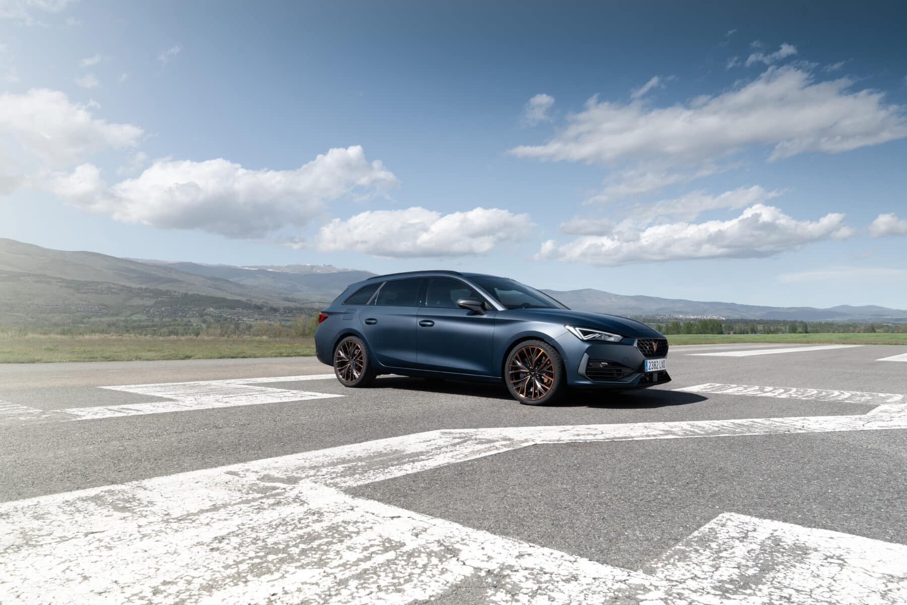 Elegantes Cupra Leon St Leasing Ebenbild